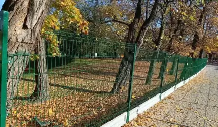 Wymiana ogrodzenia kolejnym elementem modernizacji stadionu OSiR w Środzie Śl.