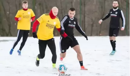 Niewielka porażka Polonii w pierwszym sparingu