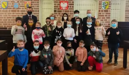 Uczniowie SP z Ciechowa z wizytą w średzkim magistracie