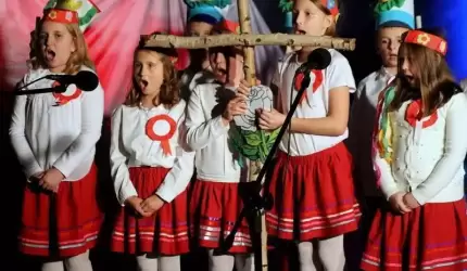 Wieczornica Pieśni Patriotycznej w szkole w Rakoszycach