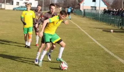 Ostre strzelanie w Skokowej – Piast Lutynia wygrywa 5:4 z Dolpaszem! (zdjęcia)