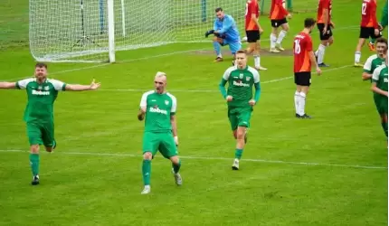 Wracamy na ligowe boiska! Zapowiedź piłkarskiego weekendu (8-9 marca 2025)