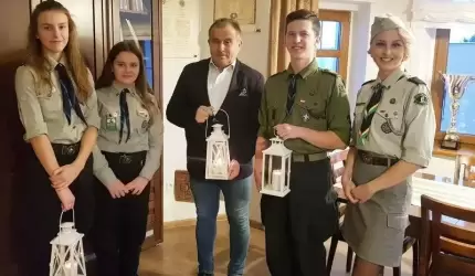 Betlejemskie Światełko jest już w Miękini, a wkrótce zawita do Środy Śl.