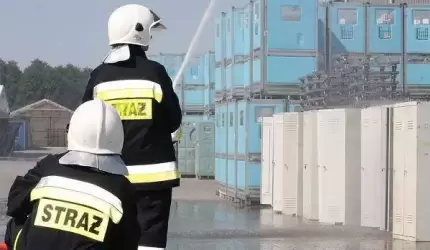 Strażackie ćwiczenia taktyczno-bojowe na strefie