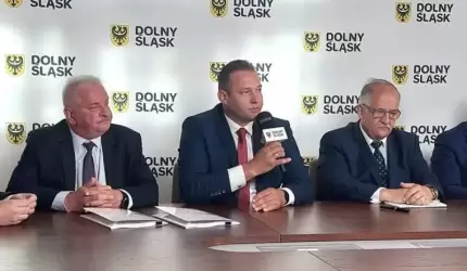 Podpisano umowę na przebudowę drogi w Lusinie