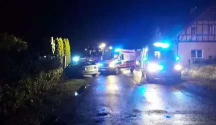 Wypadek w Lasku - autem podróżowało 5 osób