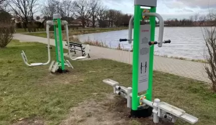 Nowe urządzenia siłowe dla kobiet przy akwenie Kajaki