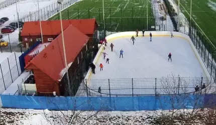 Szczególnie w ferie średzkie lodowisko tętni życiem