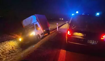 Nietrzeźwy kierowca wjechał do rowu