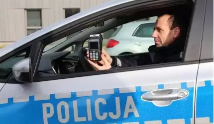 Jeżdżą pijani samochodami i rowerami