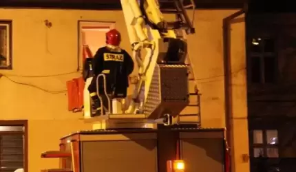 Dachowanie samochodu i niebezpieczne pożary [raport strażaków]