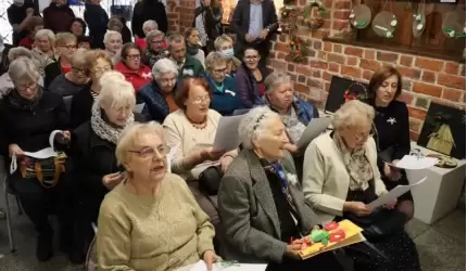 Seniorzy z gminnego DDS pokazali swoje prace