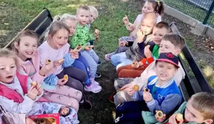 Leśna wyprawa przedszkolaków z Ciechowa