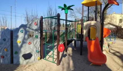 Wiosenne naprawy i remonty placów zabaw na terenie gminy