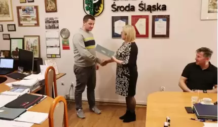 Umowy na nowe lampy w Ciechowie, Przedmościu i Komornikach