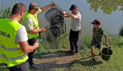 Nocne zawody koła wędkarskiego Sazan