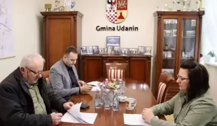 Umowa na wymianę dachu świetlicy wiejskiej w Lusinie podpisana