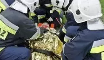 Podczas mszy kobieta uderzyła głową o łakę