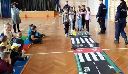 Policyjny program "Bezpieczeństwo to skarb" z udziałem uczniów z terenu Gminy Udanin