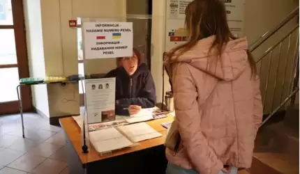 Blisko tysiąc nr PESEL wydanych dla uchodźców w średzkim UM