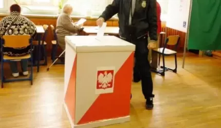 Obwieszczenie o kandydatach na radnych i burmistrza