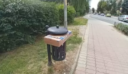 Zapchane kosze uliczne – to przypadek czy świadome działanie