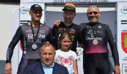 Jubileuszowy wyścig kolarski w Wilkszynie