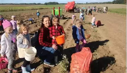 Przedszkolaki na wykopkach. To była bardzo udana wycieczka!