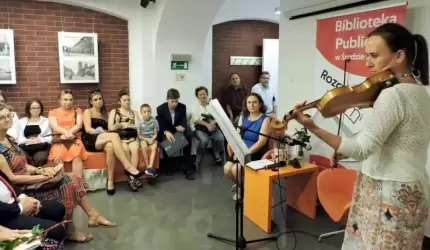 Wieczór poezji Joanny Masełek w średzkiej bibliotece