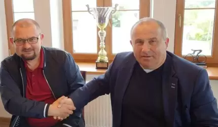 Wójt gminy Miękinia podpisał umowy na przebudowę dróg