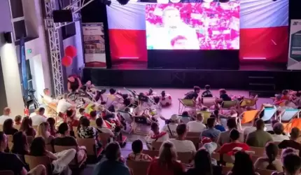 Mecz Polska-Francja w Średzkiej Strefie Kibica