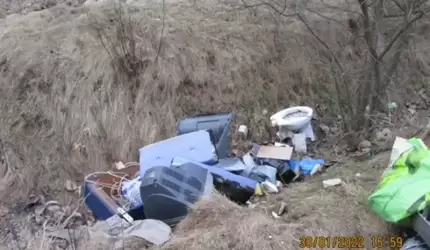 Porzucił śmieci na środku drogi w Szczepanowie