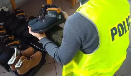 Sprzedawała podrobiony towar - została zatrzymana przez średzkich policjantów