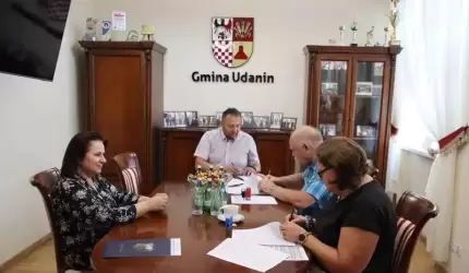 Podpisano umowę na przebudowę świetlicy wiejskiej w Jarosławiu