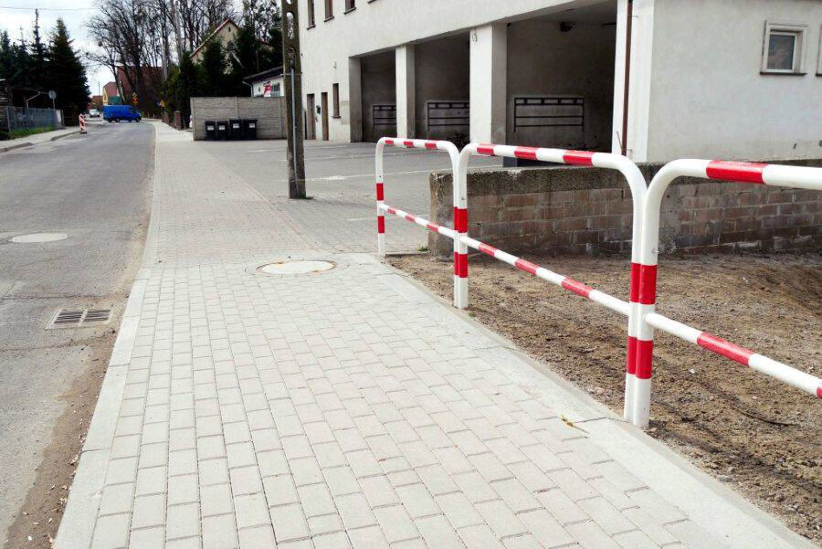 Nowy chodnik na ul. Świdnickiej gotowy – inwestycja zakończona przed terminem