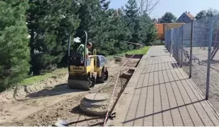 Trwa rewitalizacja przy blokach SM na ul. Mostowej