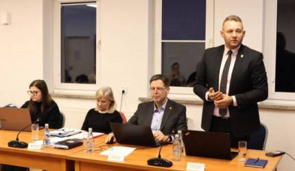 Listopadowa sesja Rady Gminy Udanin – uchwały o finansach, podatkach i rozwoju lokalnej wspólnoty