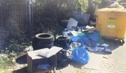 Robił porządki, zaśmiecił kontenery na odpady