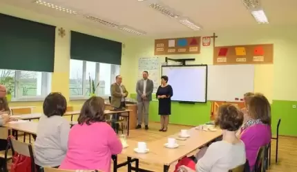 Spotkanie dyrektorów szkół z wizytatorem w SP Udanin