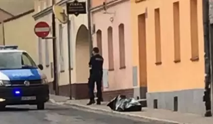 Mieszkańcy: Dlaczego nie było parawanu przy zwłokach?