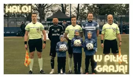 Halo! W piłkę grają!