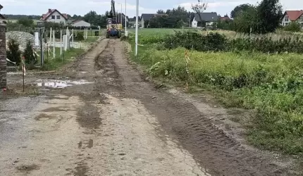 Rozpoczęły się prace przy budowie drogi dojazdowej do gruntów rolnych w Źródłach