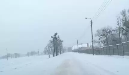 Czytelniczka: Po opadach śniegu drogi wyglądają tragicznie i są nieprzejezdne