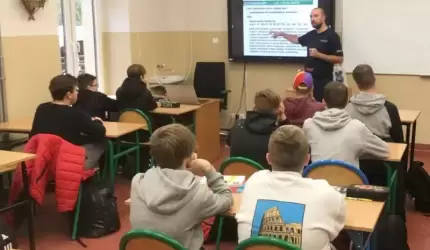 Kolejne spotkania policjantów z młodzieżą