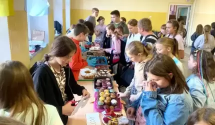 Kiermasze charytatywne w SP nr 1 w Środzie Śląskiej