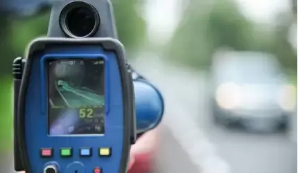 Pędził 109 km/h w terenie zabudowanym – zapłaci 3000 zł  i straci prawo jazdy!