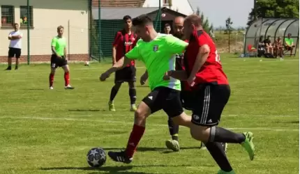 Wygrana Łowęcic w Komornikach [fotorelacja]