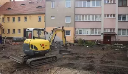Trwa rewitalizacja gminnego podwórka Daszyńskiego/Kolejowa