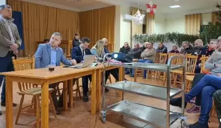 Spotkanie ws. planowanej farmy wiatrowej wokół wsi Dębice (na żywo)