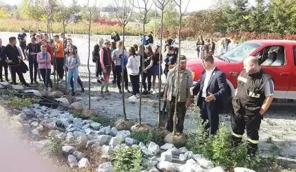 Zakręceni na Odrę i nie tylko – wspólnie posadzili drzewa